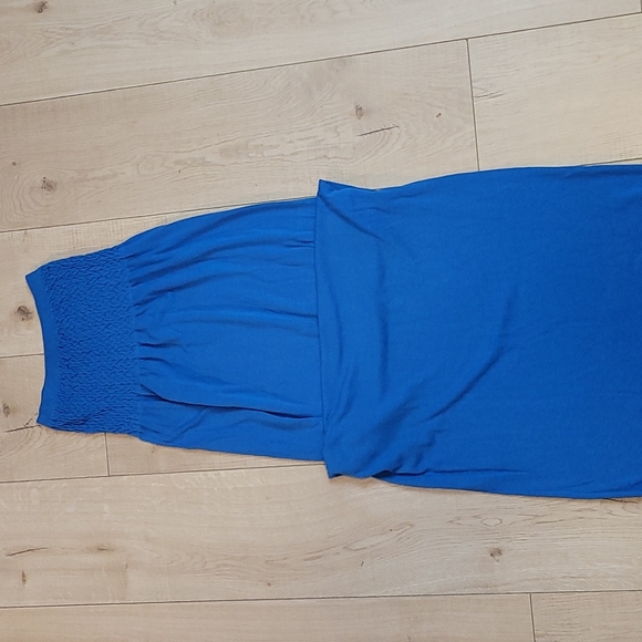 3/$40- Pretty Maxi Dress Sz medium - Picture 2 of 2